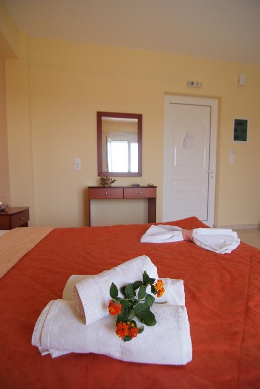 Sunset Studios Nea Styra Chambre photo